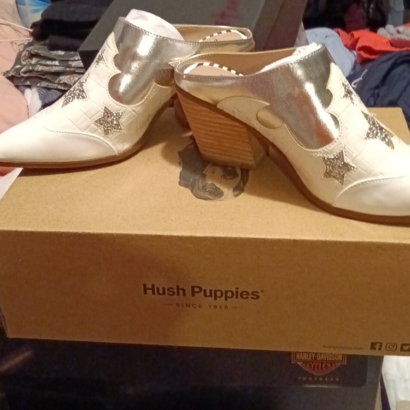 Clogs - Picture 2 of 8